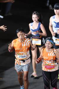 BIB: 21868, 23145, 27172
                            <button type="button" onclick="openModal(23089346)" class="btn btn-primary btn-sm float-right btn-popup" data-toggle="modal" data-target=".modal-high-quality">
                        <i class="fas fa-shopping-cart"></i> Add to Cart
                    </button>
                                            <button type="button" onclick="isThisMe(23089346, true)" class="btn btn-success btn-sm float-right btn-popup btn-isme hidden" data-toggle="tooltip" data-placement="bottom" title="นี่คือรูปของคุณใช่ไหม คลิกที่นี่เพื่อเอาเข้าอัลบั้ม">
                        <i class="fas fa-plus"></i> Add to album
                    </button>
                    <button type="button" onclick="isThisMe(23089346, false)" class="btn btn-warning btn-sm float-right btn-popup btn-isnotme hidden">
                        <i class="fas fa-ban"></i> Remove from album
                    </button>